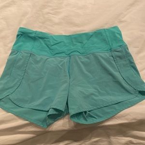 Lululemon size 6 running short